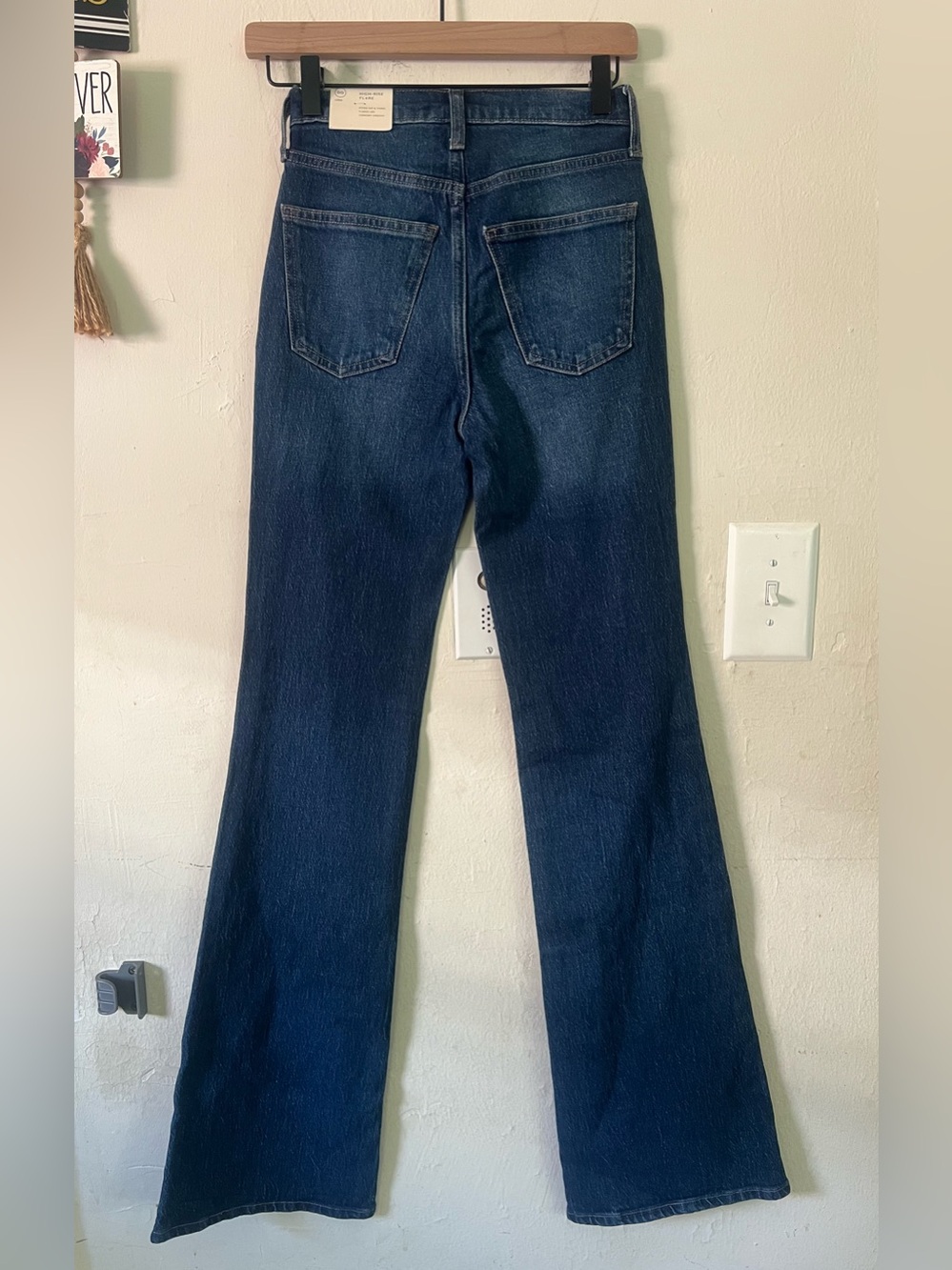 Universal Thread Women's Dark Blue Flare Jeans - Picture 4 of 8
